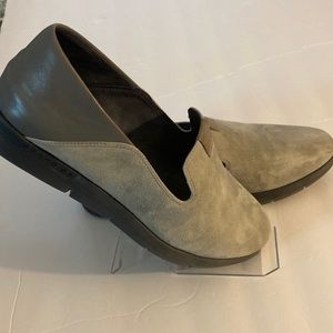 Womens Cole Haan OS slip on shoes suede8b